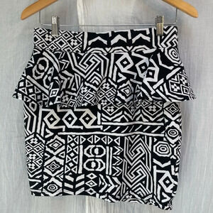 77% OFF❣️Sensational Collection B & W Tribal Bodycon w/Peplum Hip Mini Skirt, L